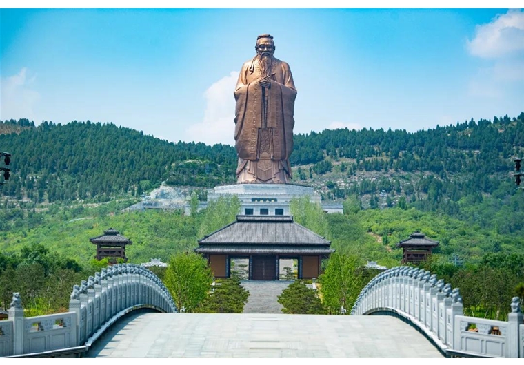 國慶：濟南曲阜泰山大裂谷三日游